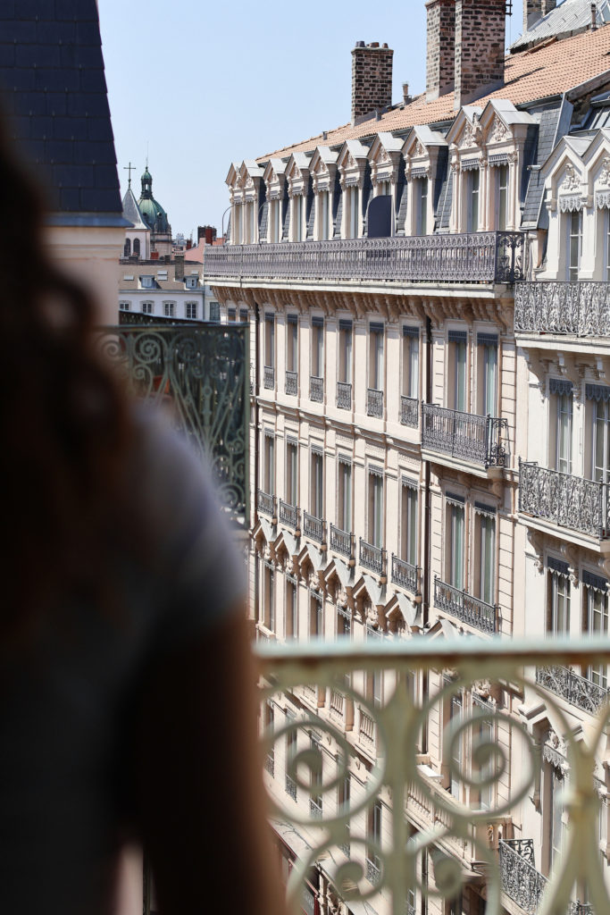 hotel lyon chambre bellecour1 scaled